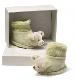 Baby Gund La be' be' 系列 的綠色開心果嬰兒小狗玩偶鞋禮盒裝
